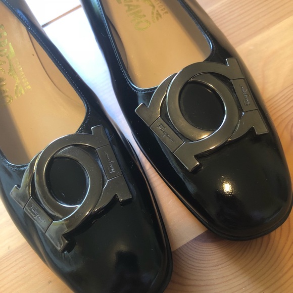 Salvatore Ferragamo Leather Logo Monogram Loafers - Picture 3 of 7